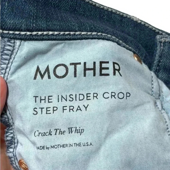MOTHER The Insider Crop Step Fray High Rise Jeans in Crack the Whip Blue Size 25 - Picture 7 of 7